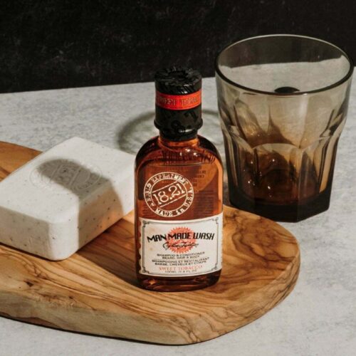 18.21 Man Made daugiafunkcė priemonė vyrams 3in1: stiprinamasis šampūnas, kondicionierius ir kūno prausiklis viename Wash Sweet Tobacco WSH3ST, 100ml